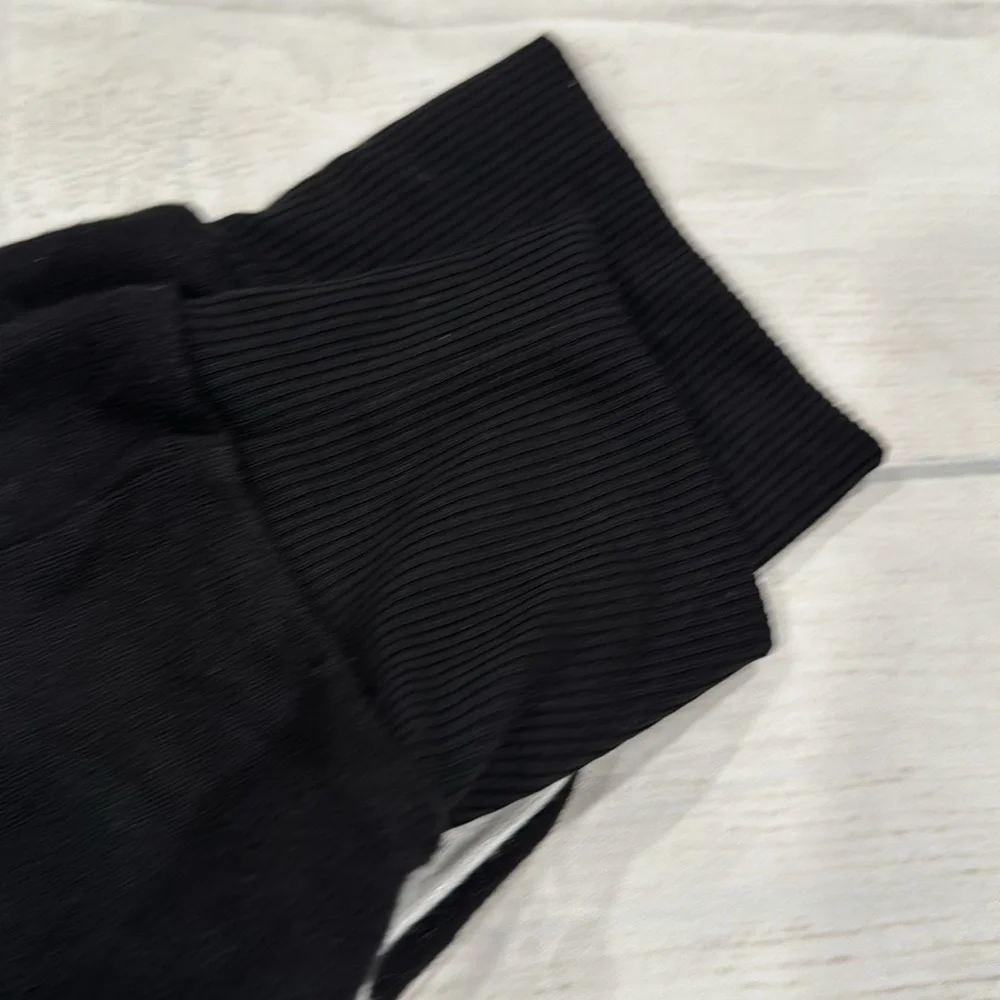 NWT aqua athletic by Bloomingdales XS black with white stripe knit set - Picture 3 of 7